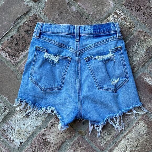Abercrombie & Fitch Distressed High Rise Mom Shorts Size 25 - Picture 6 of 12